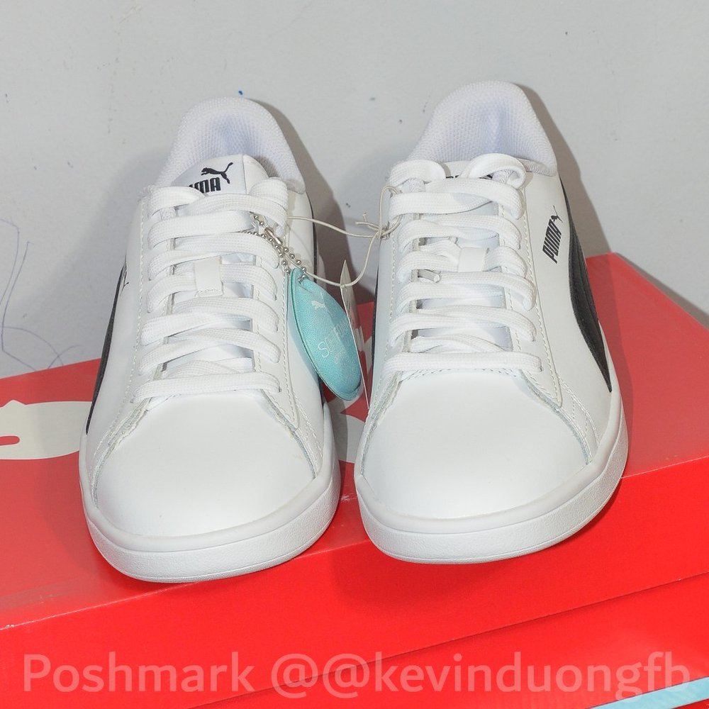 WHITE PUMA Men's Smash v2 Sneakers